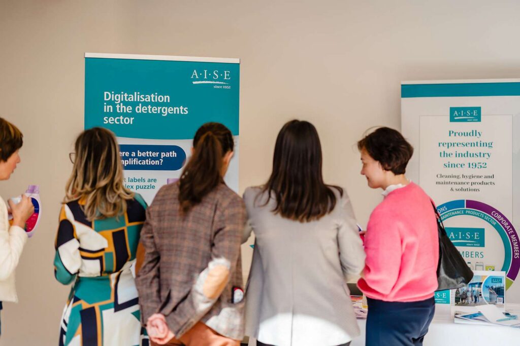 Industry showcases digital labelling solutions at drop-in exhibition in Brussels